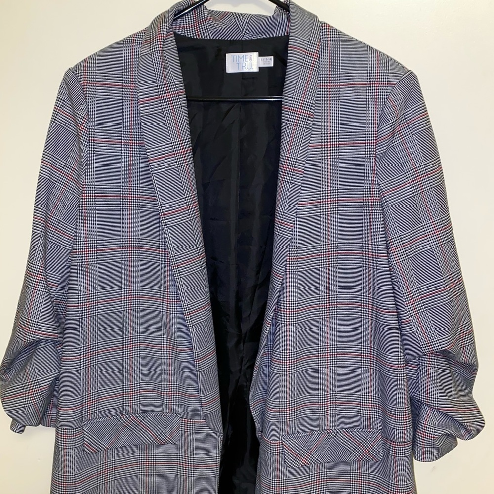 Chic Plaid Blazer with Ruched Arms